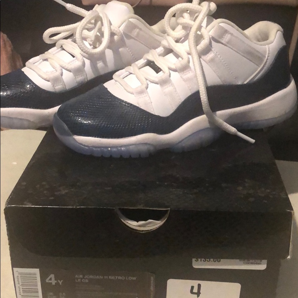 Jordan 11 - Picture 2 of 3